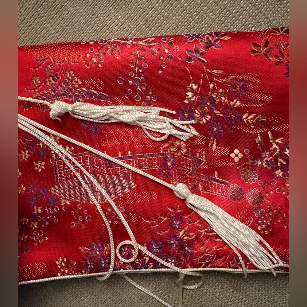 Jewelry Roll with Silk Motif